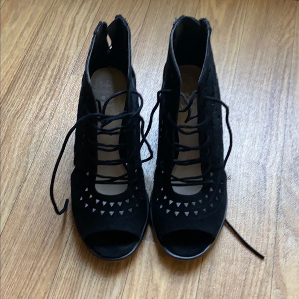 Vince Camuto | Black Suede Lace-Up Booties Size 7
